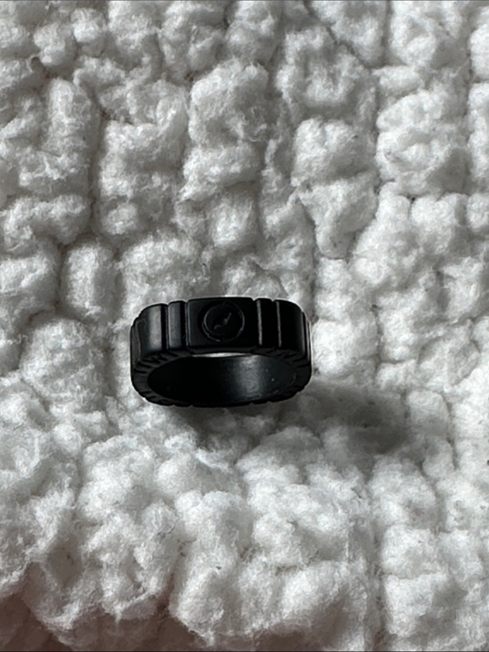 QALO Black Compass Silicone Ring